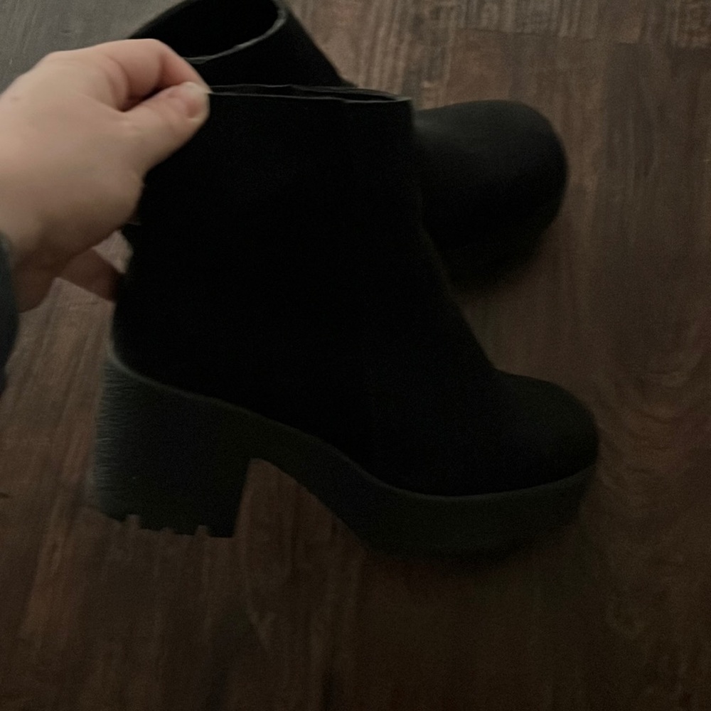Platform boots